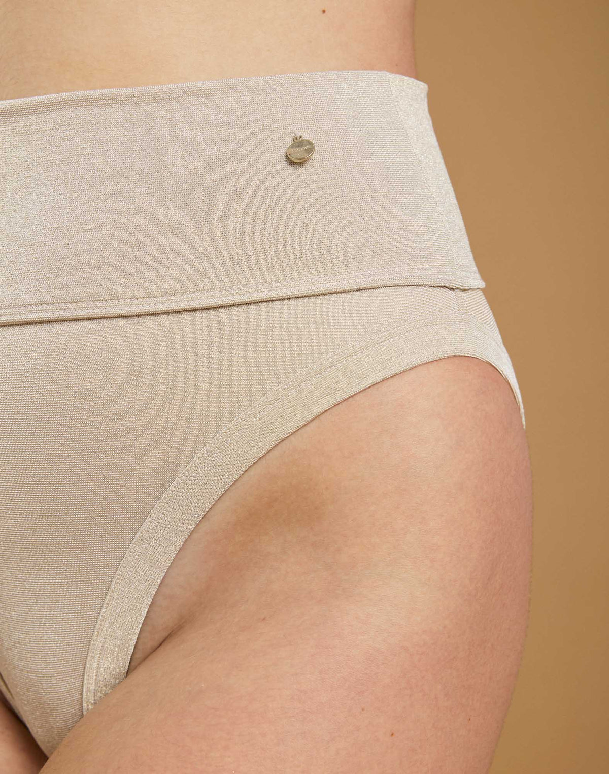 HOSE MIT HOHEM BUND CHAMPAGNER GOLDWEISS