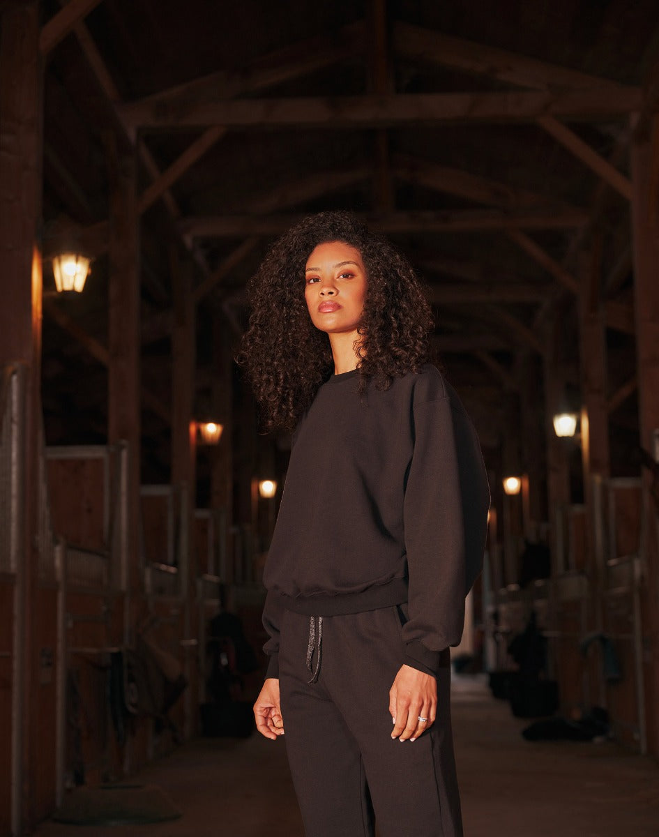 SCHWARZES SWEATSHIRT