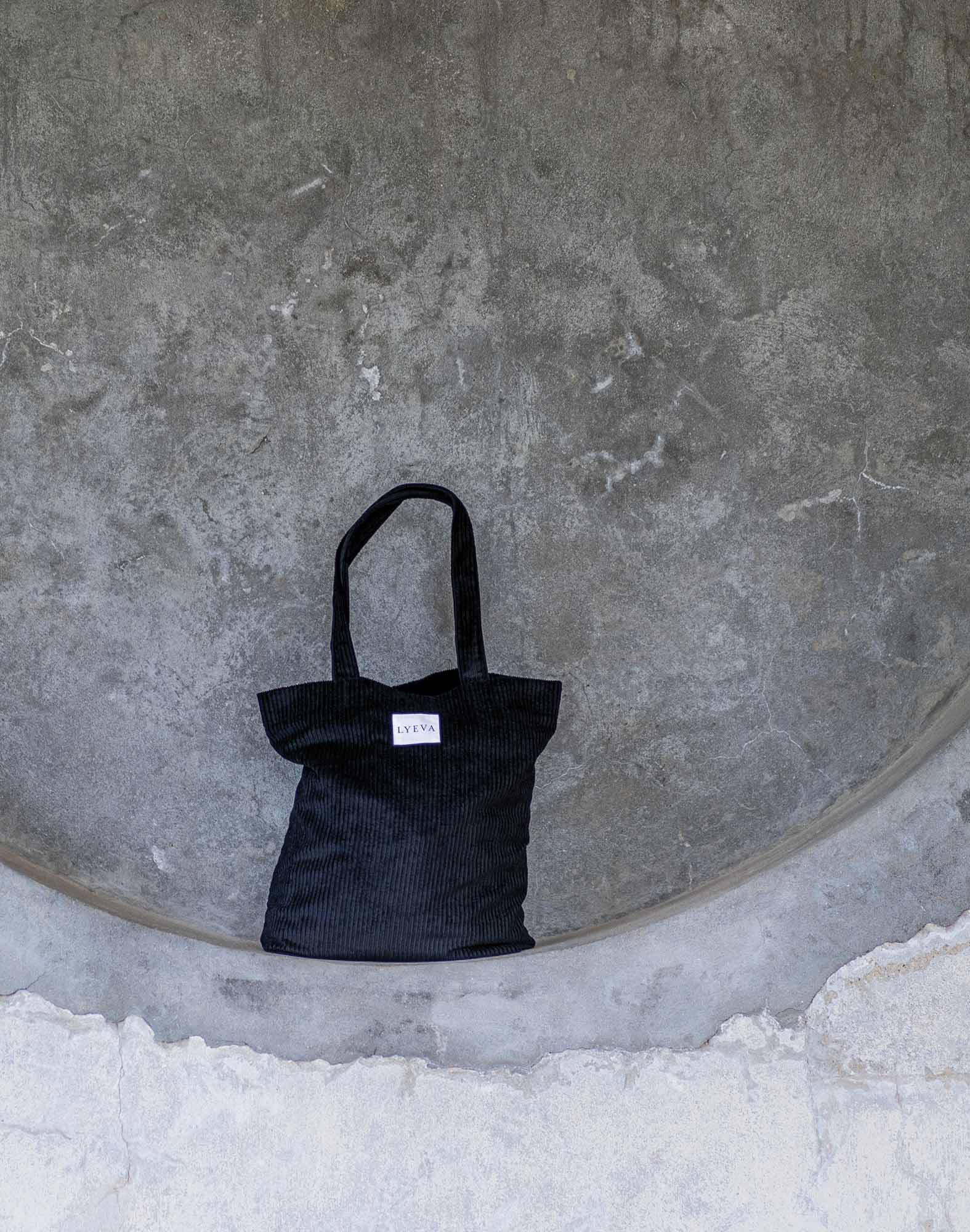 SAC EN VELOURS NOIR